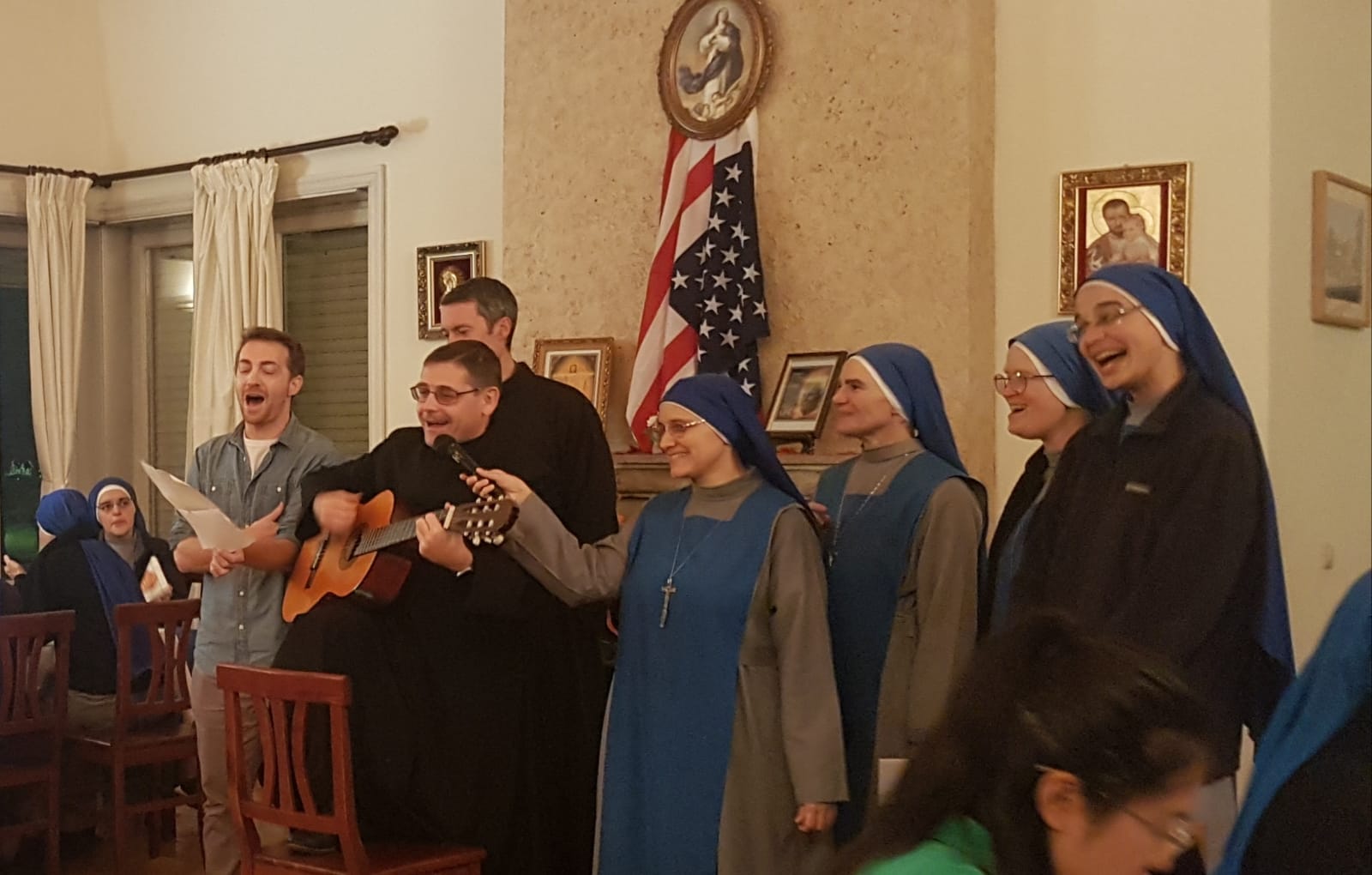 Italia - Día de Acción de Gracias en la Procura (1)