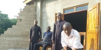 Hogarcito de Tanzania y la Mater