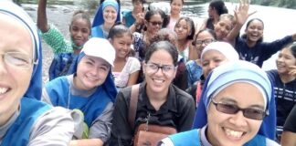 “La cruz fecunda cuanto toca”