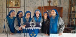 Visita del anillo de Santa Juana de Arco